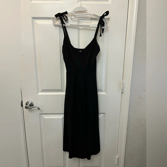 ! Reformation black dress with adjustable shoulder strap small - Picture 3 of 4